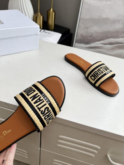 Dior classic lettering flat slides