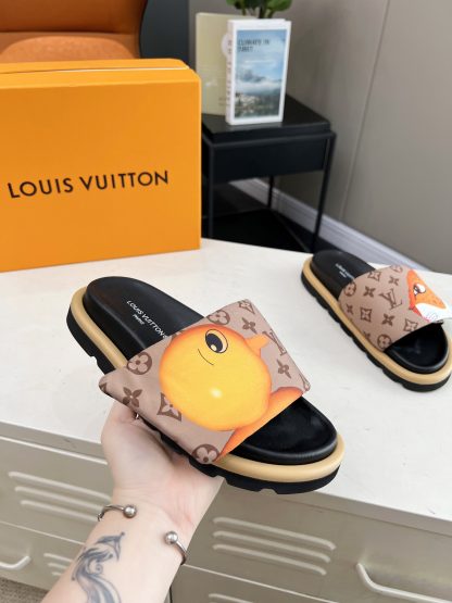 Louis Vuitton embossed logo Ol Llow Comfort slide sandals