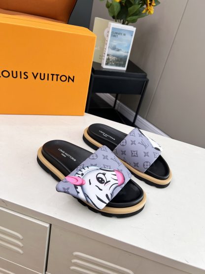 Louis Vuitton embossed logo Ol Llow Comfort slide sandals