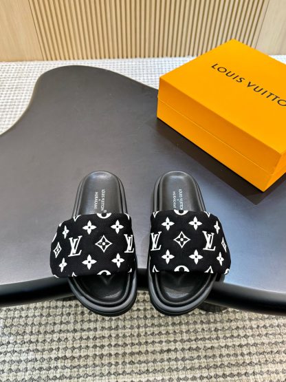 Louis Vuitton embossed logo slippers Pool Pillow Comfort flat slides