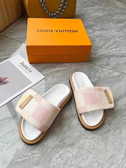 Louis Vuitton embossed logo slippers Pool Pillow Comfort flat slides