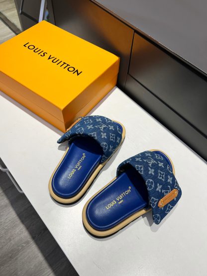 Louis Vuitton's latest fashion casual half slippers