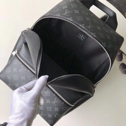 Louis Vuitton DISCOVERY Backpack - Image 2