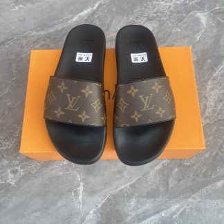 Louis Vuitton classic couple slippers