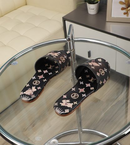 Louis Vuitton low-top flip flops - Image 2