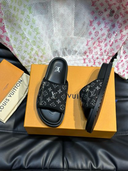 Louis Vuitton high-end men's summer slippers - Image 2