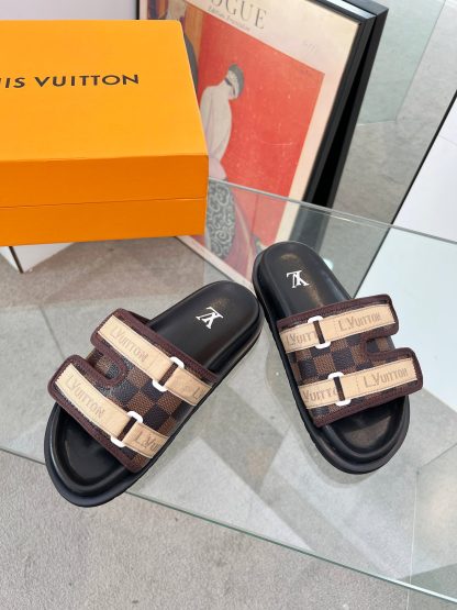 Louis Vuitton high-end men's summer slippers - Image 2