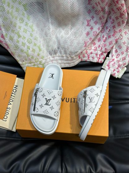 Louis Vuitton high-end men's summer slippers - Image 2