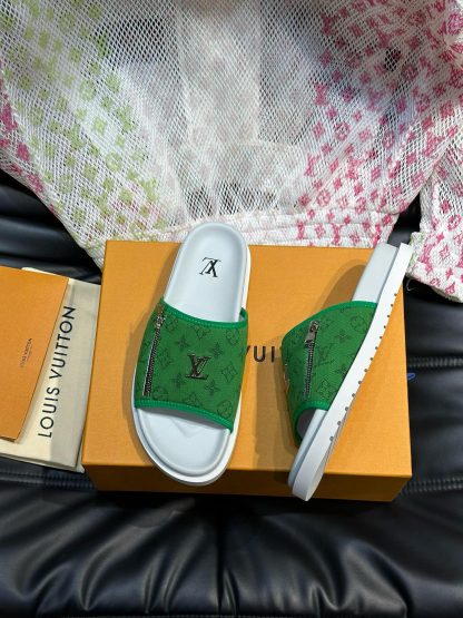 Louis Vuitton high-end men's summer slippers - Image 2