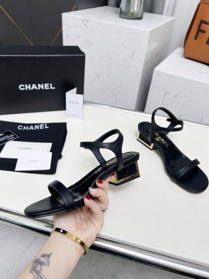 Chanel black one-strap gold-plated heel sandals Heel height: 3.5cm - Image 2