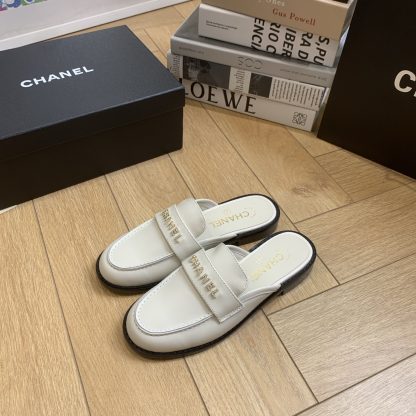 Chanel spring and summer new white brick buckle letter advanced and durable lazy half slippers - Image 2