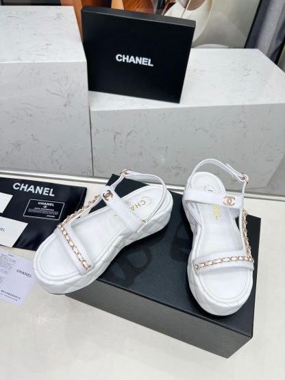 Chanel Spring White Top Chain Versatile Lightweight Sandals - Image 2