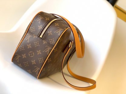 Louis Vuitton vintage old-fashioned smiley armpit bag - Image 2