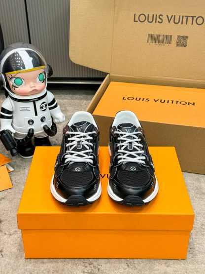 Louis Vuitton Olympia series couples' models Silver Horn King leisure sports shoes running shoes
