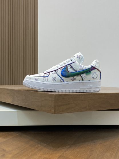Louis Vuitton casual sneakers - Image 2