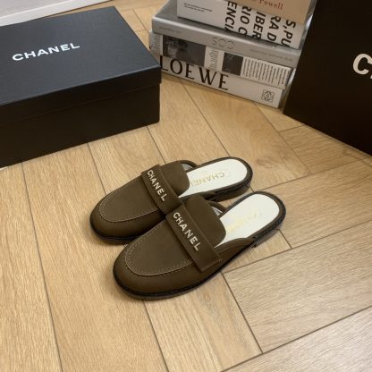 Chanel spring and summer new brown high-grade diamond buckle letter leather butter lazy half-slip sandals - Image 2