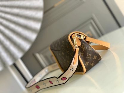 Louis Vuitton old flower apricot vintage bag series DIANE handbag - Image 2