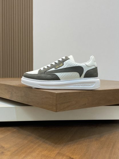 Louis Vuitton Men's Classic Casual Sneakers - Image 2