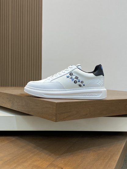 Louis Vuitton Men's Classic Casual Sneakers - Image 2