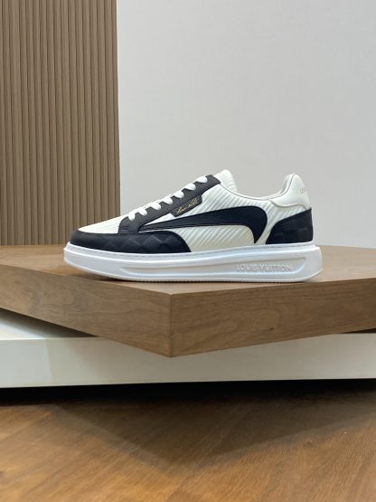 Louis Vuitton Men's Classic Casual Sneakers - Image 2