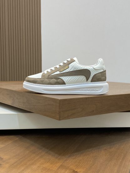 Louis Vuitton Men's Classic Casual Sneakers - Image 2