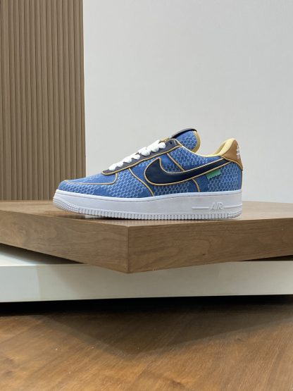 Louis Vuitton co-branded casual sneakers - Image 2
