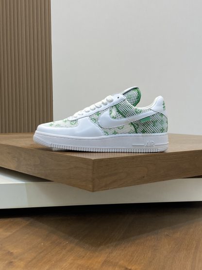 Louis Vuitton co-branded casual sneakers - Image 2