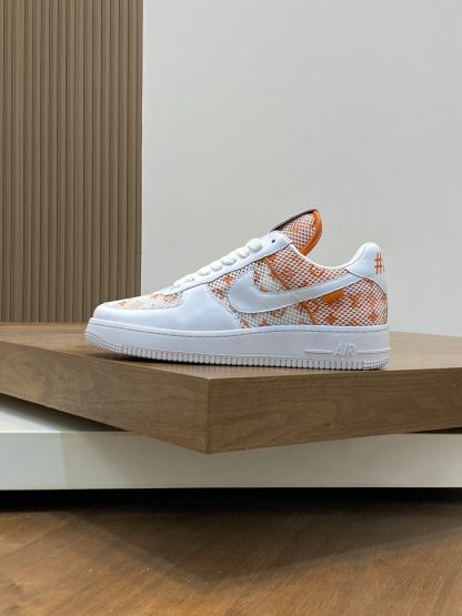 Louis Vuitton co-branded casual sneakers - Image 2
