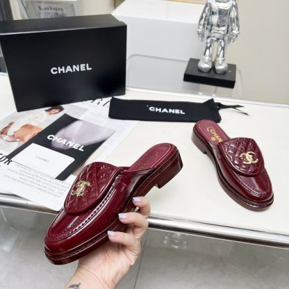 Chanel autumn and winter new goddess elegant temperament red shiny leather half slippers - Image 2