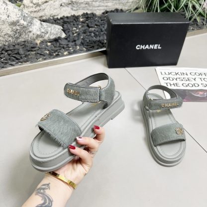 Chanel Early Spring Sandals Series Green Gray Retro Sandals Thickness 3cm - Image 2