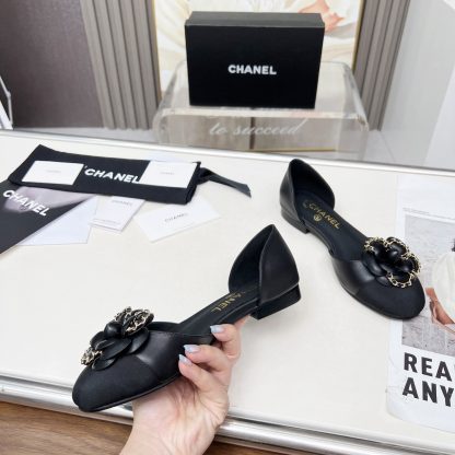 Chanel Spring/Summer Dancing Shoes Series Small Round Toe Black Flat Sandals Heel Height 1.5cm - Image 2