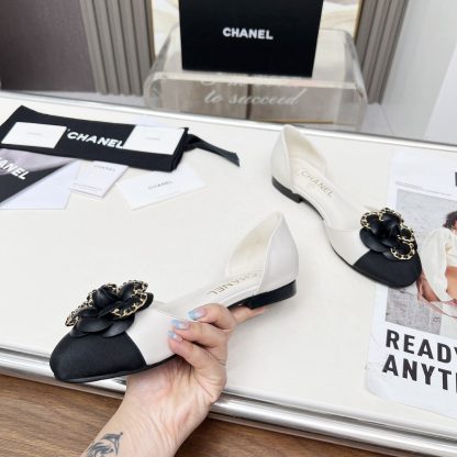 Chanel Spring/Summer Dancing Shoes Series Small Round Toe White Flat Sandals Heel Height 1.5cm - Image 2