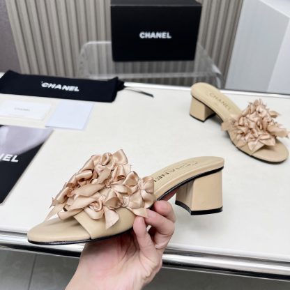 Chanel Spring/Summer Dancing Shoes Collection Slim Custom Flower Apricot Chunky Heel Sandals Heel Height 5cm - Image 2