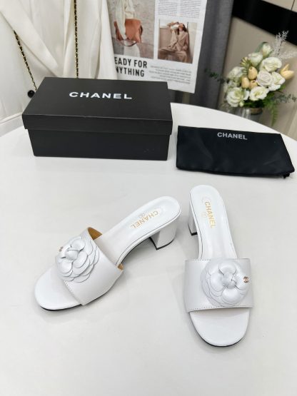 Chanel White Custom Printed Fabric Lambskin Sandals - Image 2