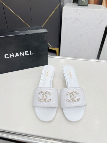 Chanel 2025 new white fabric sheepskin thick heel sandals - Image 2