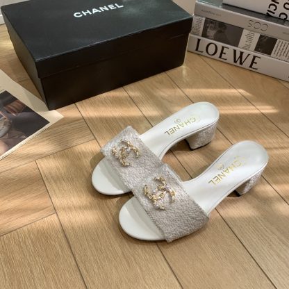 Chanel spring and summer new white goddess elegant and durable thick heel sandals - Image 2