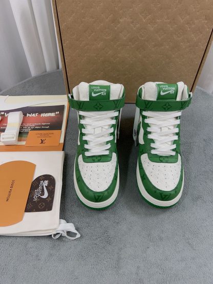 Louis Vuitton couple's co-branded sports shoes - Image 2