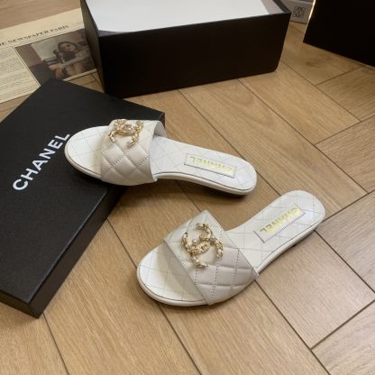 Chanel's new white spring and summer style flat sandals with elegant temperament - Image 2