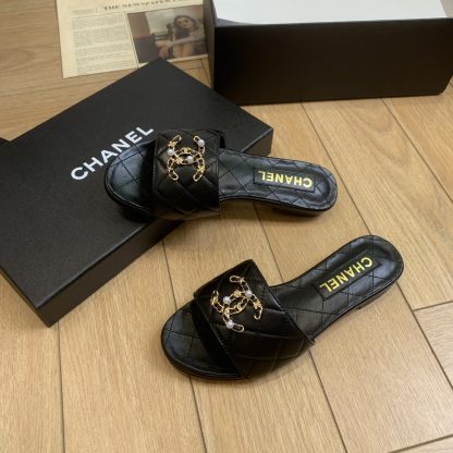 Chanel's new black spring and summer flat sandals with elegant style - Image 2