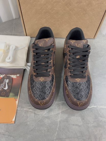 Louis Vuitton couple's co-branded sports shoes - Image 2