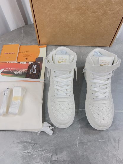 Louis Vuitton couple's co-branded sports shoes - Image 2