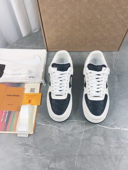 Louis Vuitton couple's co-branded sports shoes - Image 2