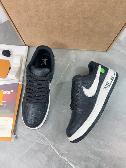 Louis Vuitton couple's co-branded sports shoes - Image 2