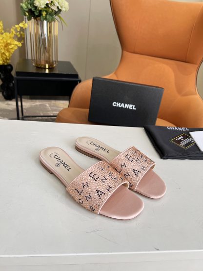 Chanel's most beautiful early spring super shiny beautiful water brick light pink sandals - Image 2