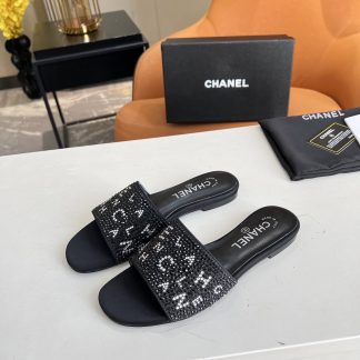 Chanel's most beautiful early spring super shiny beautiful water brick black sandals