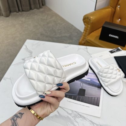 Chanel spring and summer embroidered diamond-shaped platform white sandals - Image 2