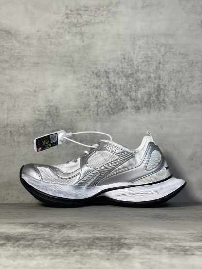 Balenciaga lightweight breathable running shoes - Image 2