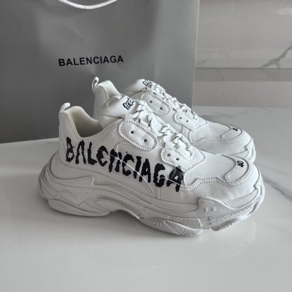 Balenciaga couple fashion dad shoes - Image 2