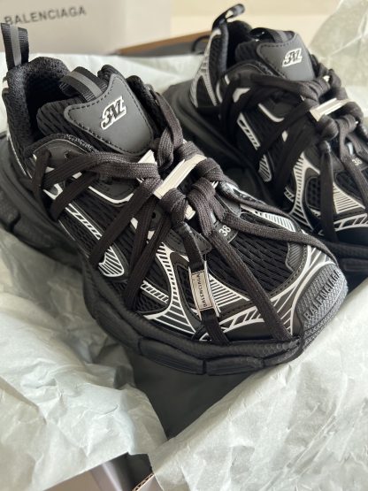 Balenciaga stylish dad shoes - Image 2