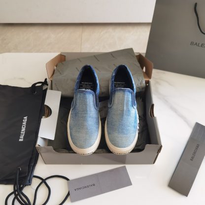 Balenciaga distressed graffiti casual shoes - Image 2